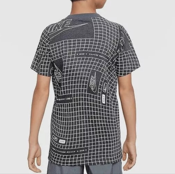 Nike Boys' Sportswear Club Graphic Cotton T-Shirt Gray XL - Picture 2 of 5